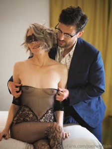 Smiles and titties swipe to see u120322583 about to get undressed