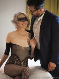 Smiles and titties swipe to see u120322583 about to get undressed part 1