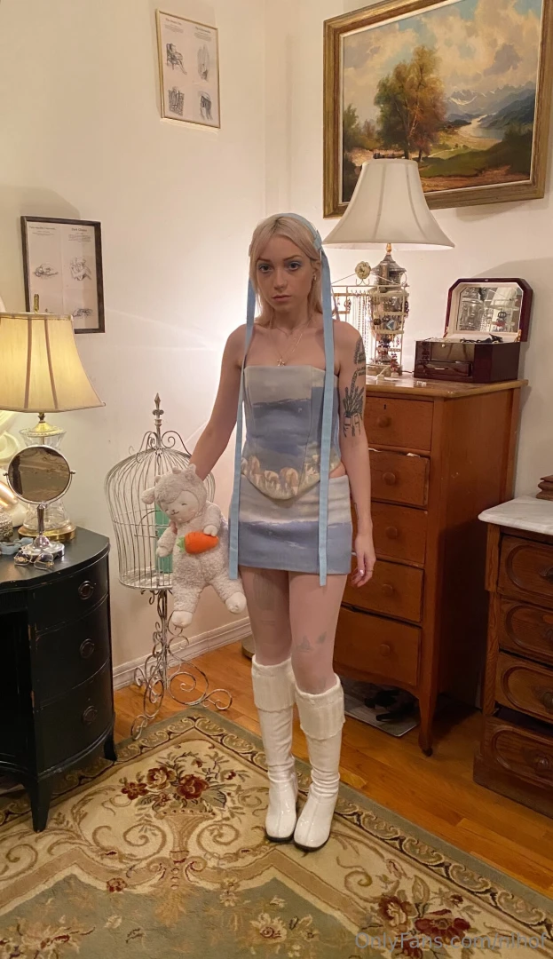 Seeing me in my birthday suit will cost you but seeing me in my part 3 