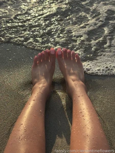 Pink toes at the beach best decision ever part 4