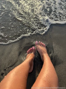 Pink toes at the beach best decision ever part 2