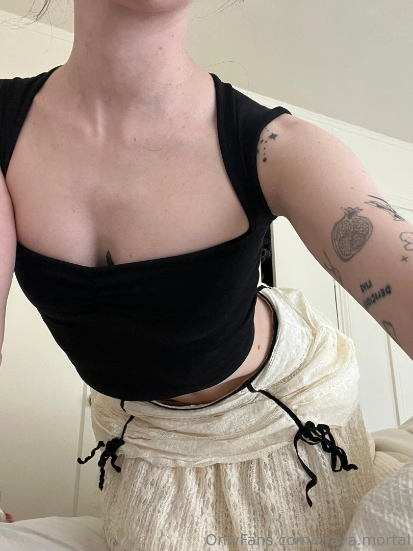 Ootd happy saturday everyone message me if you want a video of me 