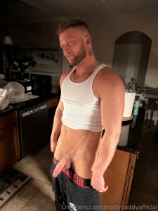 Thinking of a monday-wed-fri posting schedule with pics in between