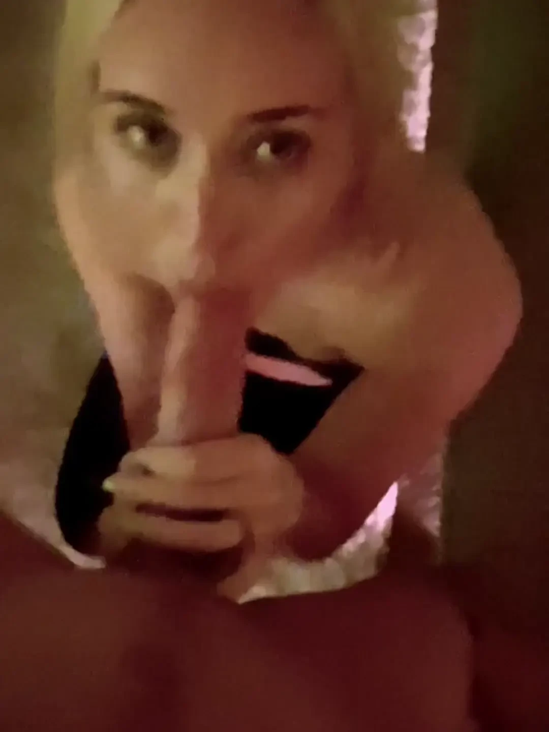 Hotwife milf queenmiragexoxo this pretty wife really knows how to 