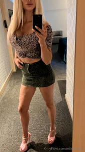 I absolutely love this pink heels would you go on a date with me like part 1