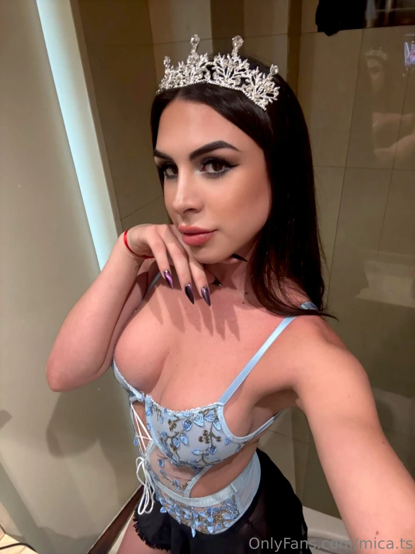 Princess today or still just a girl who dreams of being taken care of 