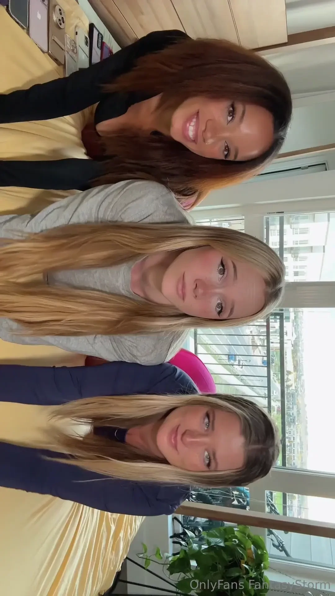 I love making naughty tiktok s with my hot friends ash_free_vip 