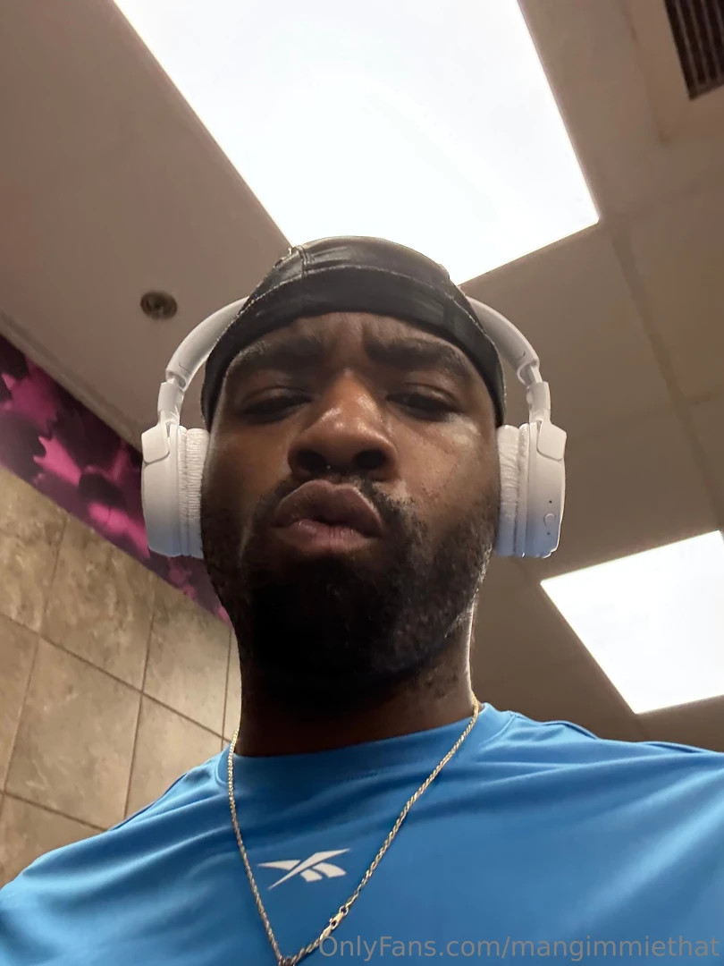 Yall like gym content like if yall want me to start filming more shit 
