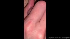 Surprise twerk for cream filling