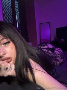 Juste moi et mes led ce soir trop fatigu e apr s 3h sur valorant mais