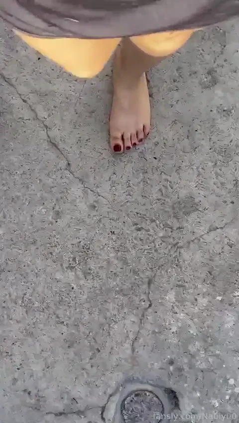 751733683848749058 