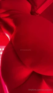 Doing my red light therapy naked gets me so turned on