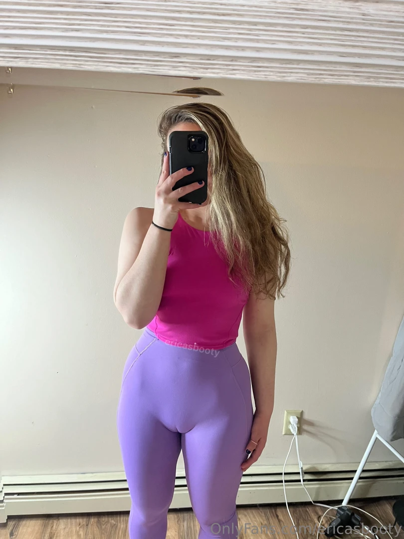 People always ask if i intentionally make myself have a cameltoe for part 2 