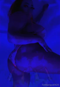 What should i post dm for custom content babe