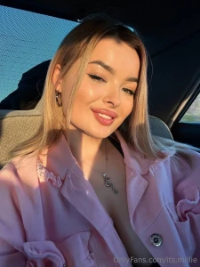 I m not the only one who enjoys long road trips right if you can guess