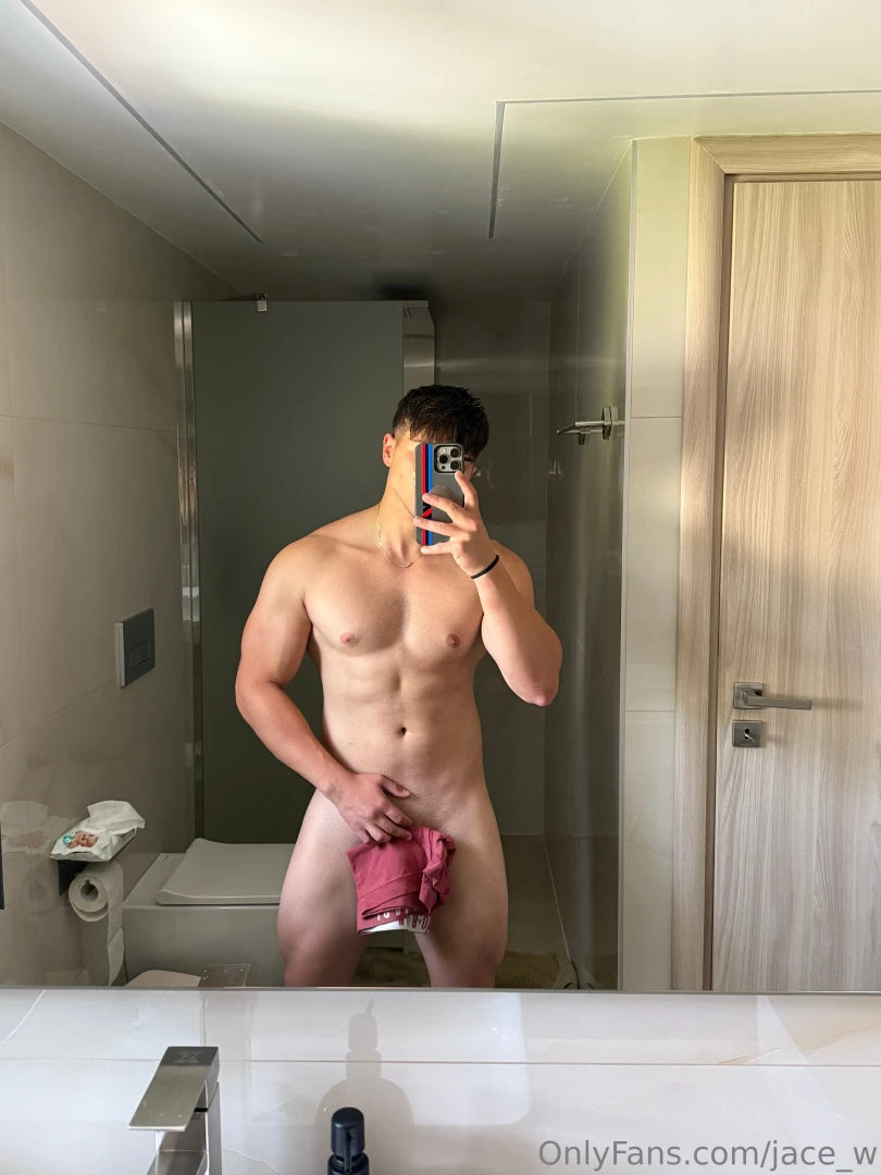 Does these huge legs turns you on 