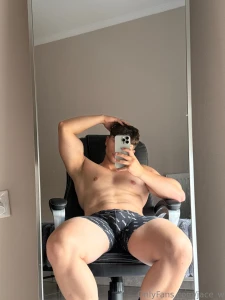 Who s a good boy to take the seat dm me and let s see