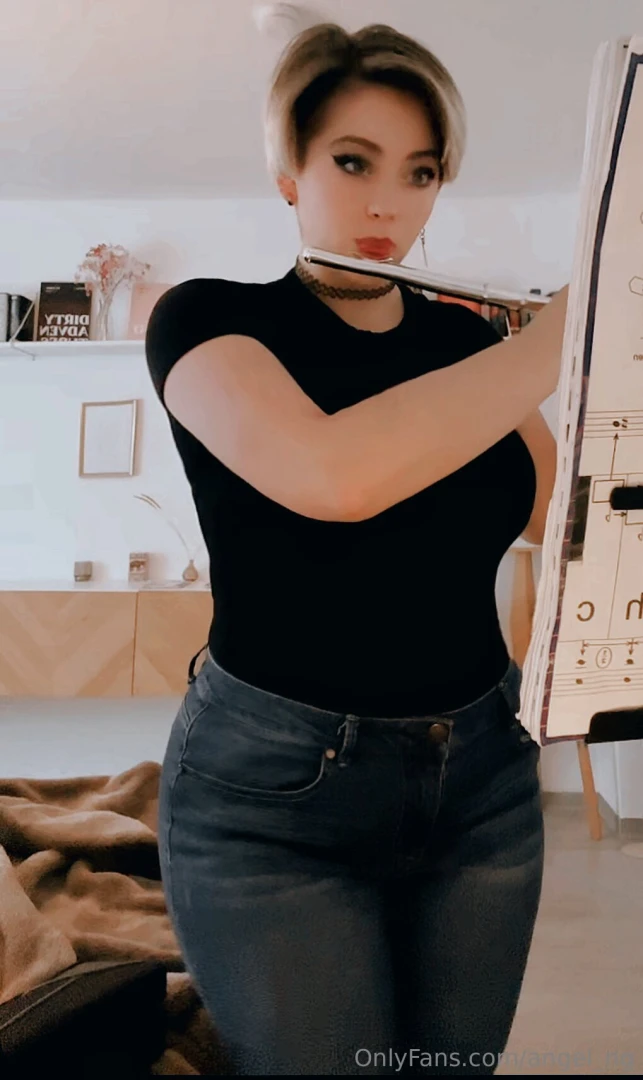 Wusstest du eigendlich dass ich professieonelle fl ten spielerin bin 