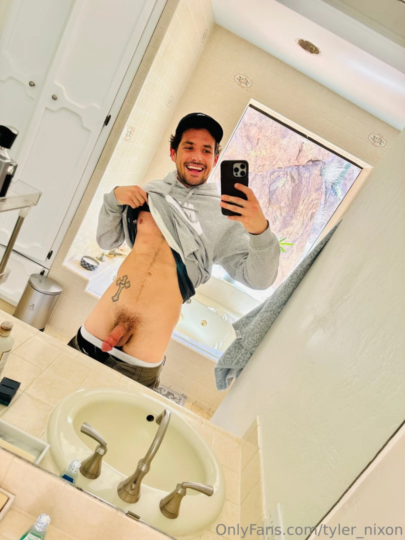 Selfie in the nude i m really going to try and post everyday i know i 