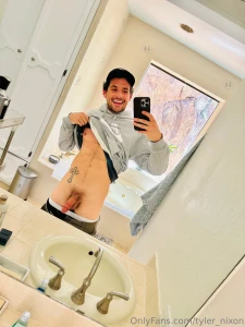 Selfie in the nude i m really going to try and post everyday i know i