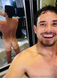 Damn my ass looks extra white with this sunburn