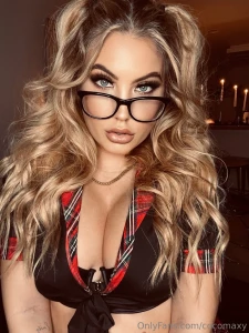 Do i look hot with glasses part 3