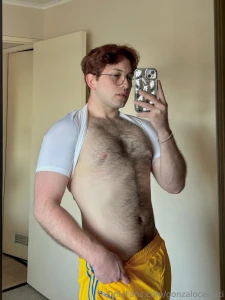 El amarillo se me ve muy caliente alguien quiere bajarme los short the part 2