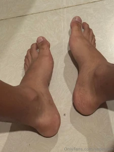 My dick cum and feet are all yours pa swipe right to see my face while part 1