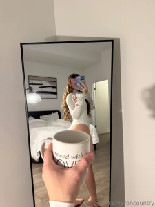 Vip side doesn t have the blur and the coffee cup is out of the way