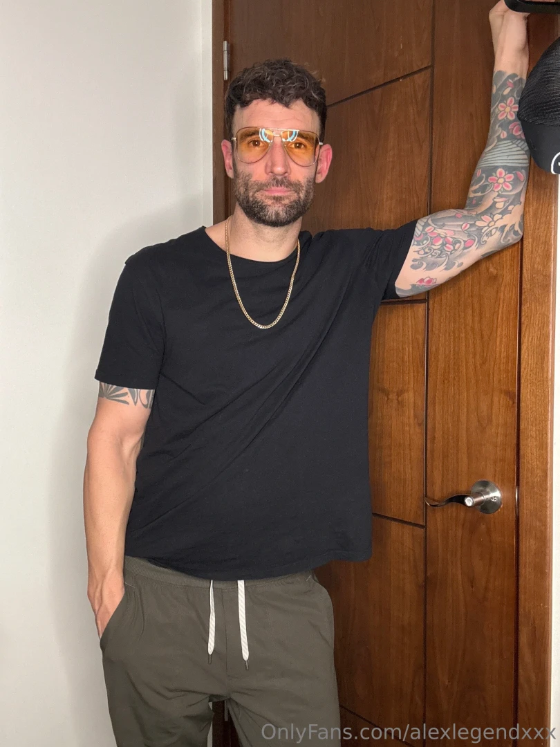 Am i handsome here baby 
