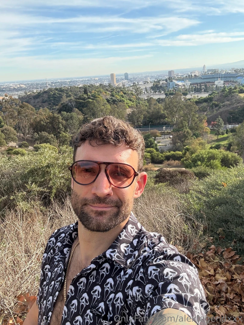 Do you like the view behind me 