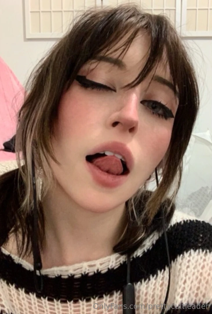 Who remembers this set my pussy was so pretty and wet in this i took 