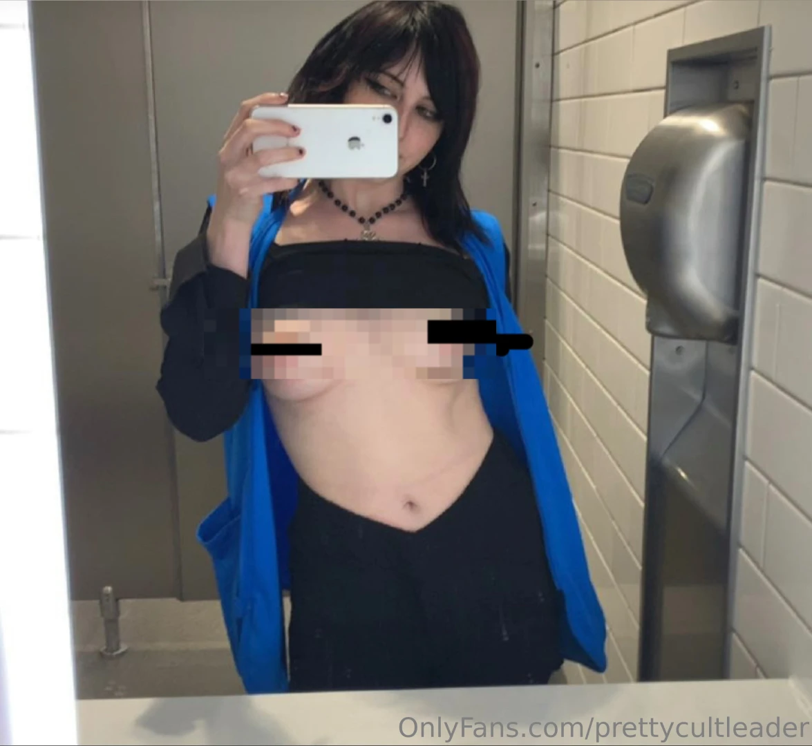 Who likes getting sneaky work pics unlock for the fully uncensored part 1 