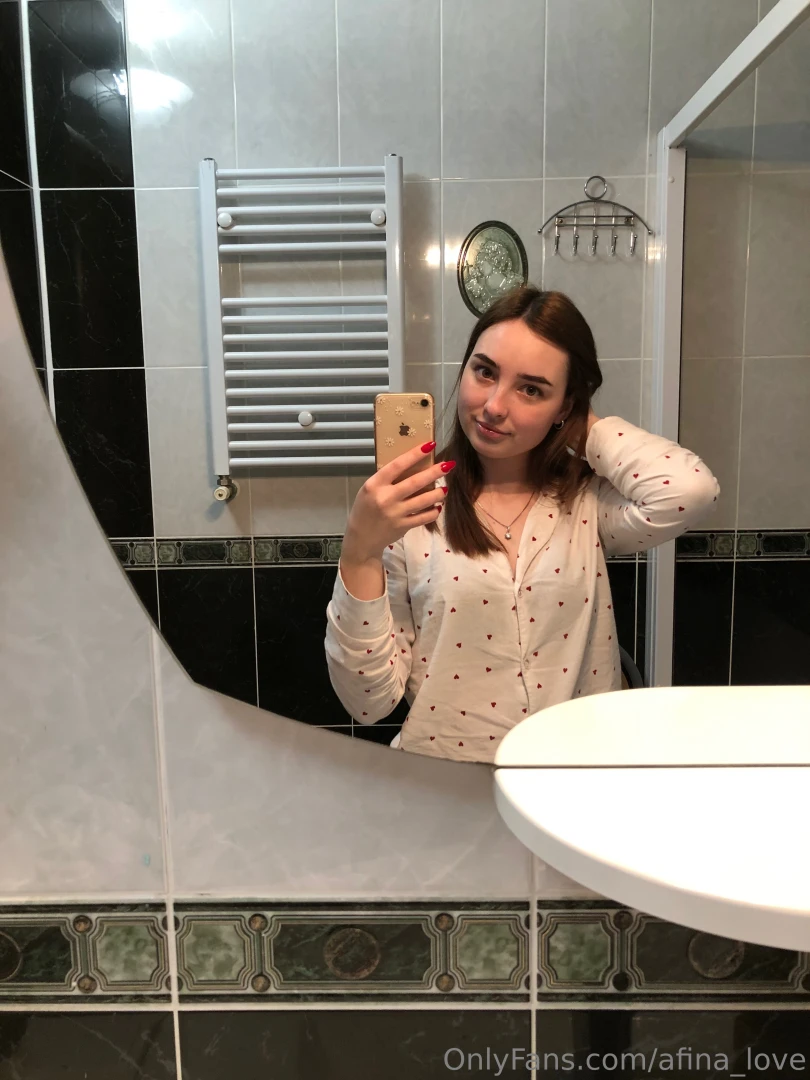 It s time for a hot and relaxing shower 