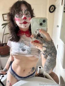 Join the clown while it beats off before workies part 1