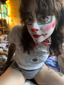 Join the clown while it beats off before workies part 3