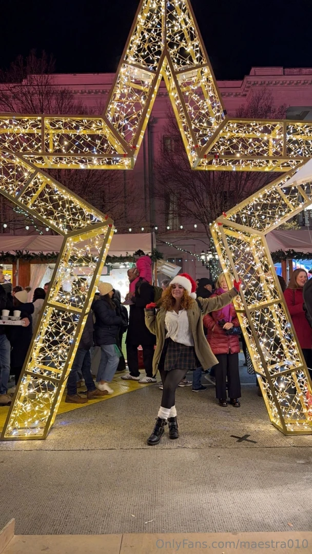 El mejor adorno de navidad es una sonrisa gracias por permitirme ser 