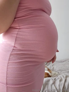 I love vacations because i can wear tight dresses and show off my part 4