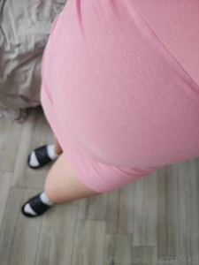 I love vacations because i can wear tight dresses and show off my part 1