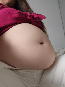 My stomach looks fat even when i suck it in i barely managed to button part 1