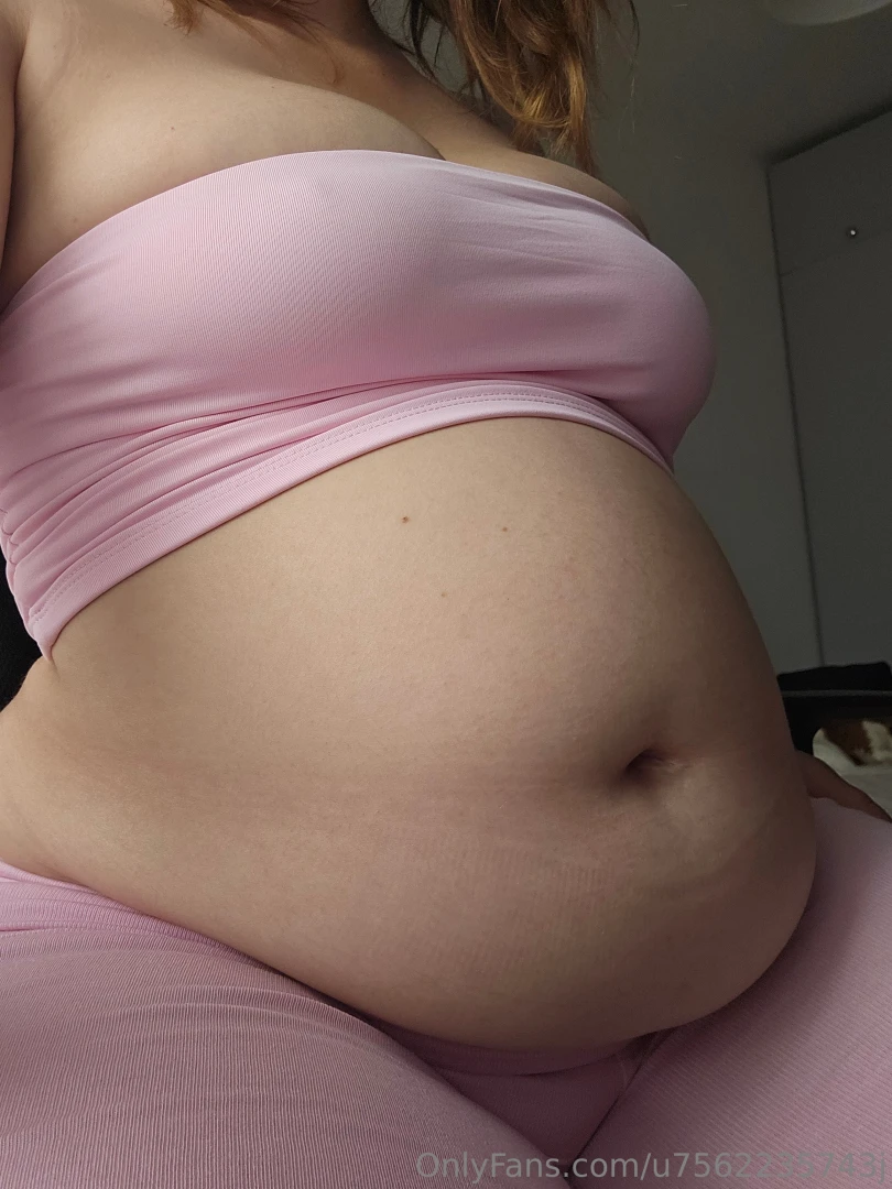 So what do you think of this outfit in my opinion i look like a sweet part 2 