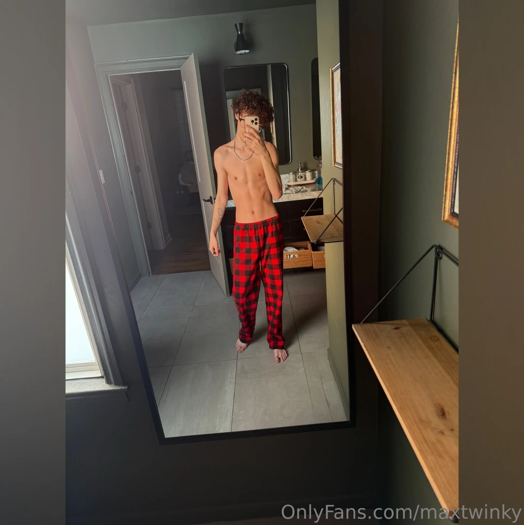 I do custom content anything you want me to do ill do it here are some 