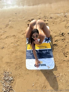 Bien bellaquita toc ndome el toto en la orilla de la playa part 1