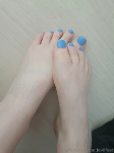 Blue nails part 2