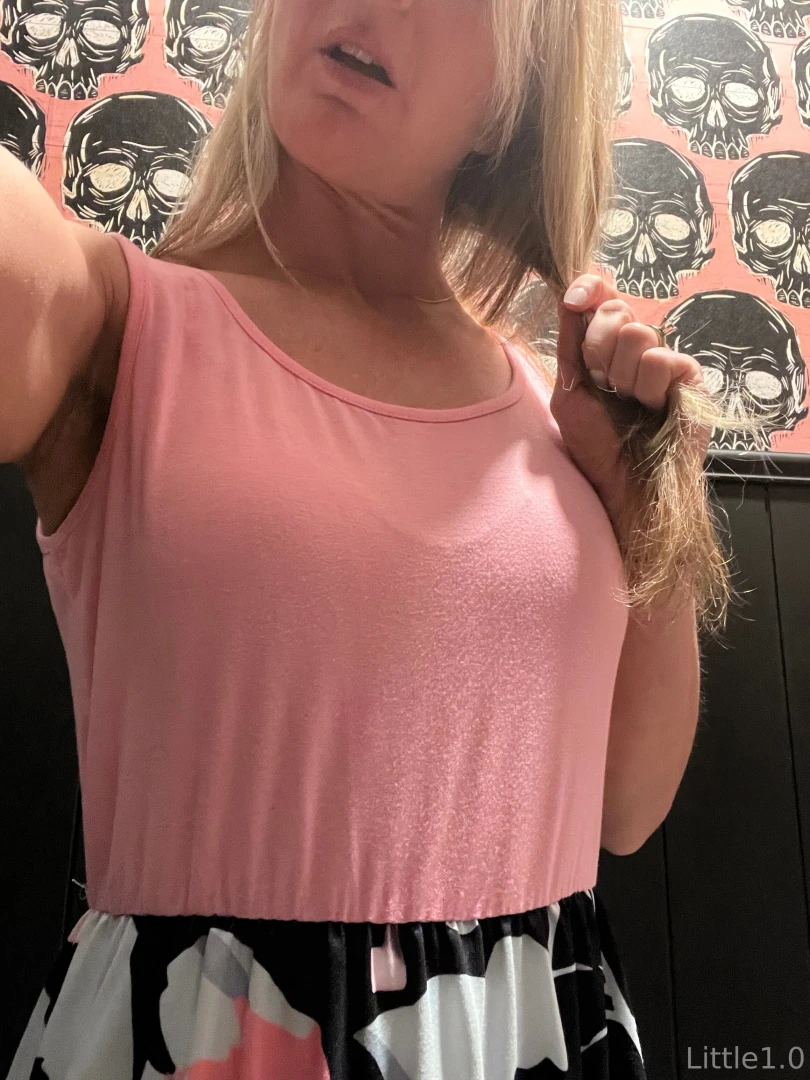 If you think this wallpaper is cute you should see the other pic make 