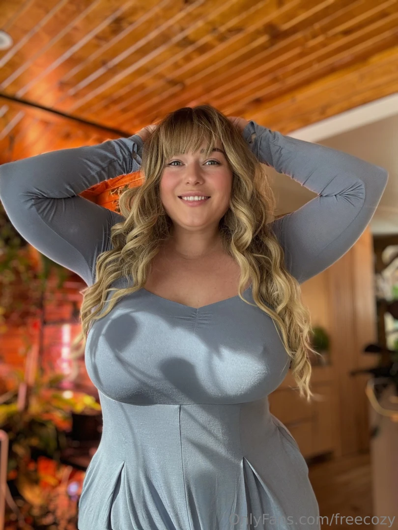 Find yourself a girl who brightens up any room with just a smile 