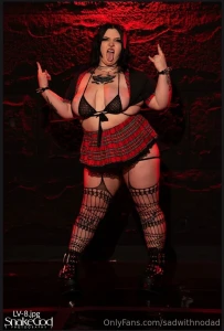 Here are some freebies of the photoshoot i got to do with the sick part 10