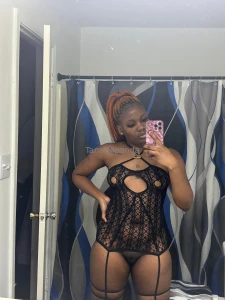 Sexy in any colour my pussy looks extra fat tonight part 3