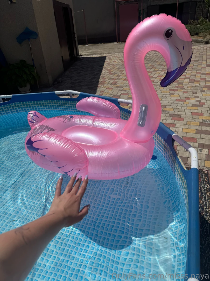 Guys i saw a lot of messages in my dms but not many likes on the post 