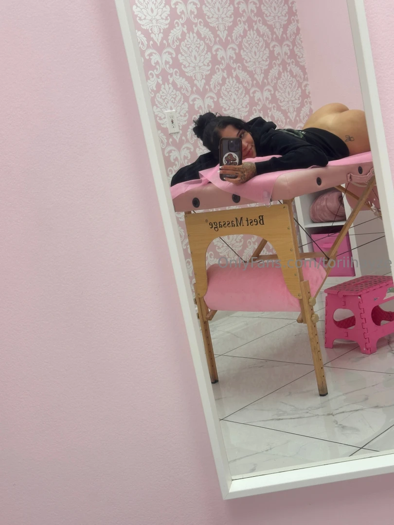 Cum with me to get a facial on my pussy tan lines and feet pay for it 